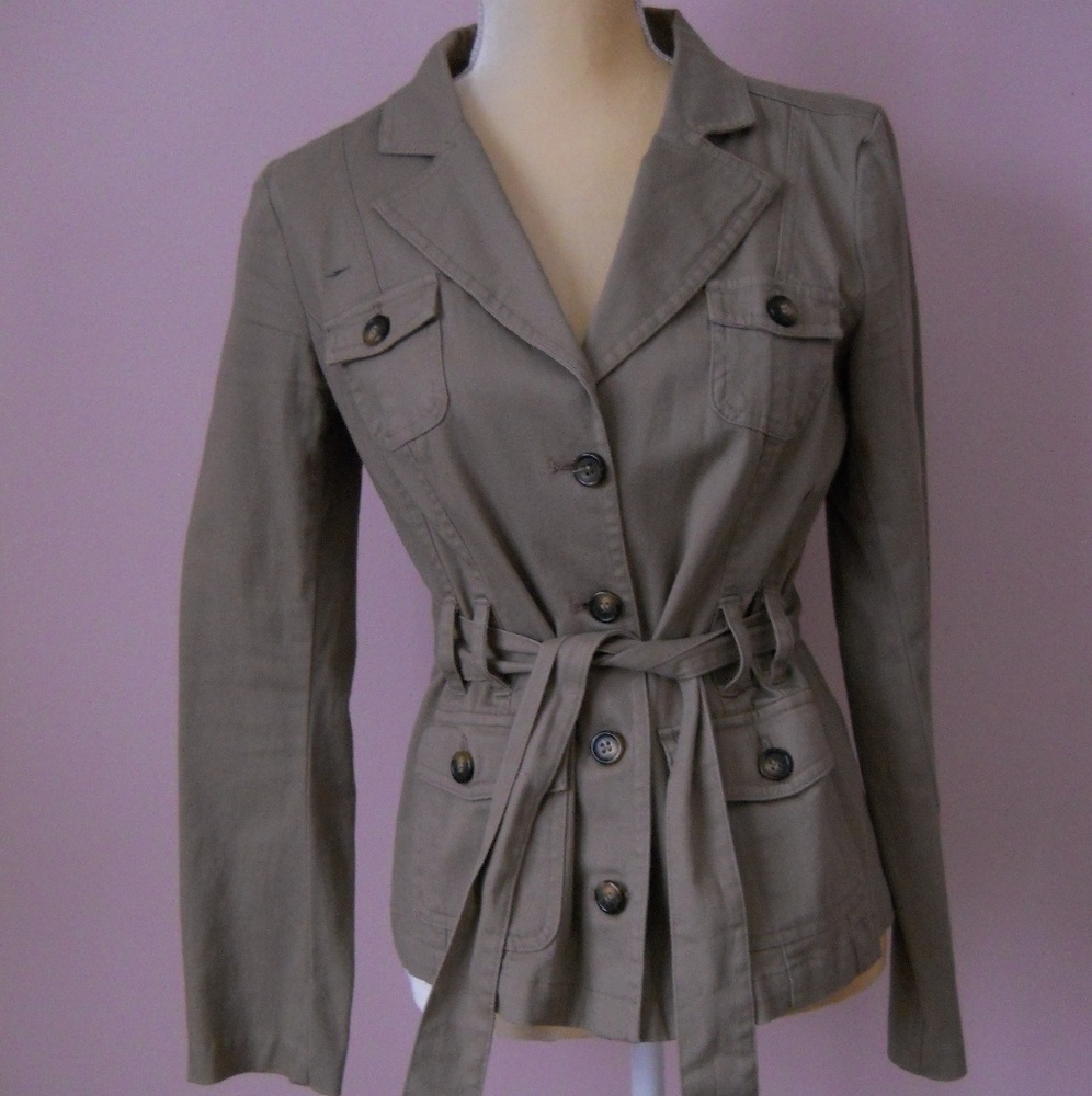 Short utility tie-waist trench jacket